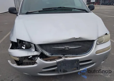 2000 Chrysler Town & Country Lx from USA, damaged, VIN 1C4GP44R5YB717634